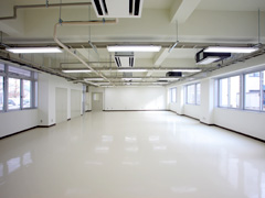 電気電子工学科棟 1階創成教育ラボ